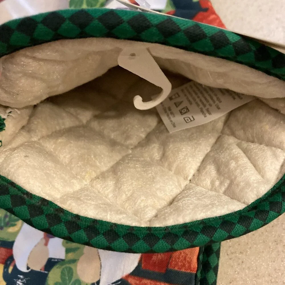 Oven Mitts and Pot Holders NWT